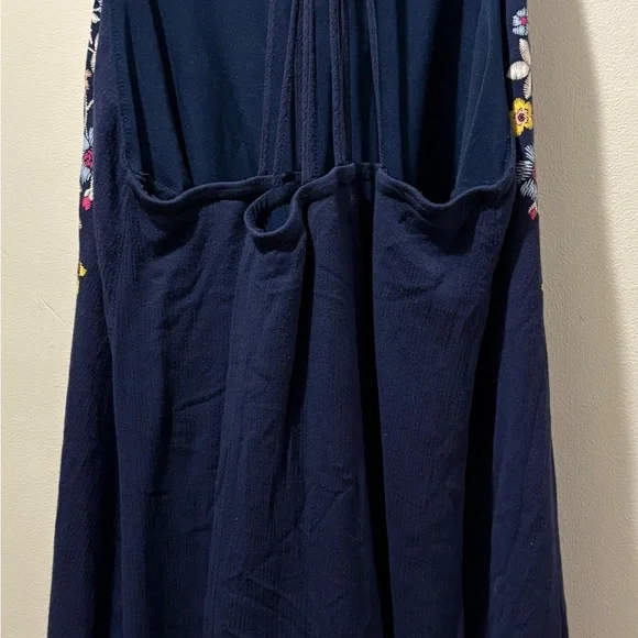 Floral Embroidered Halter Dress - Picture 4 of 5